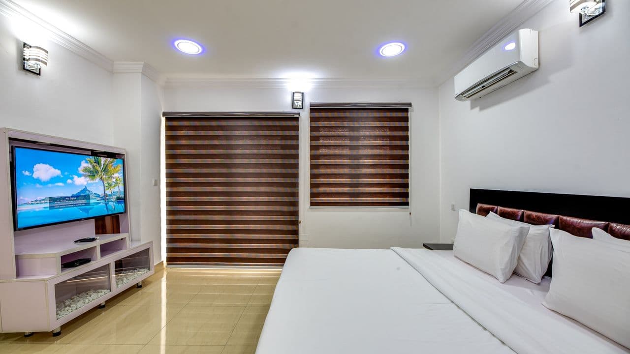 Four-Bedroom Apartment image 6