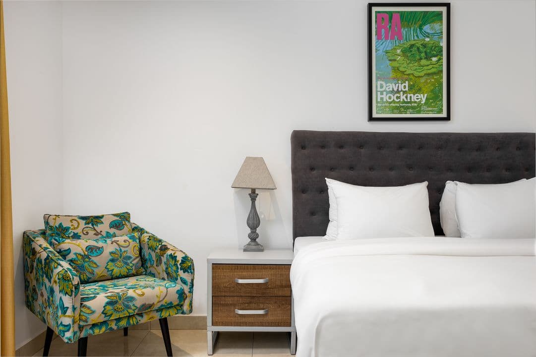 One-Bedroom Apartment image 3