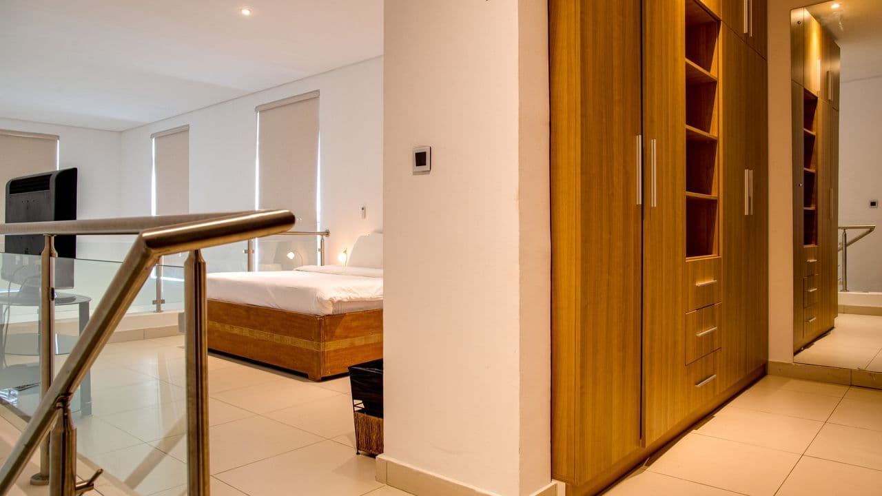 One-Bedroom Duplex (Loft) image 10