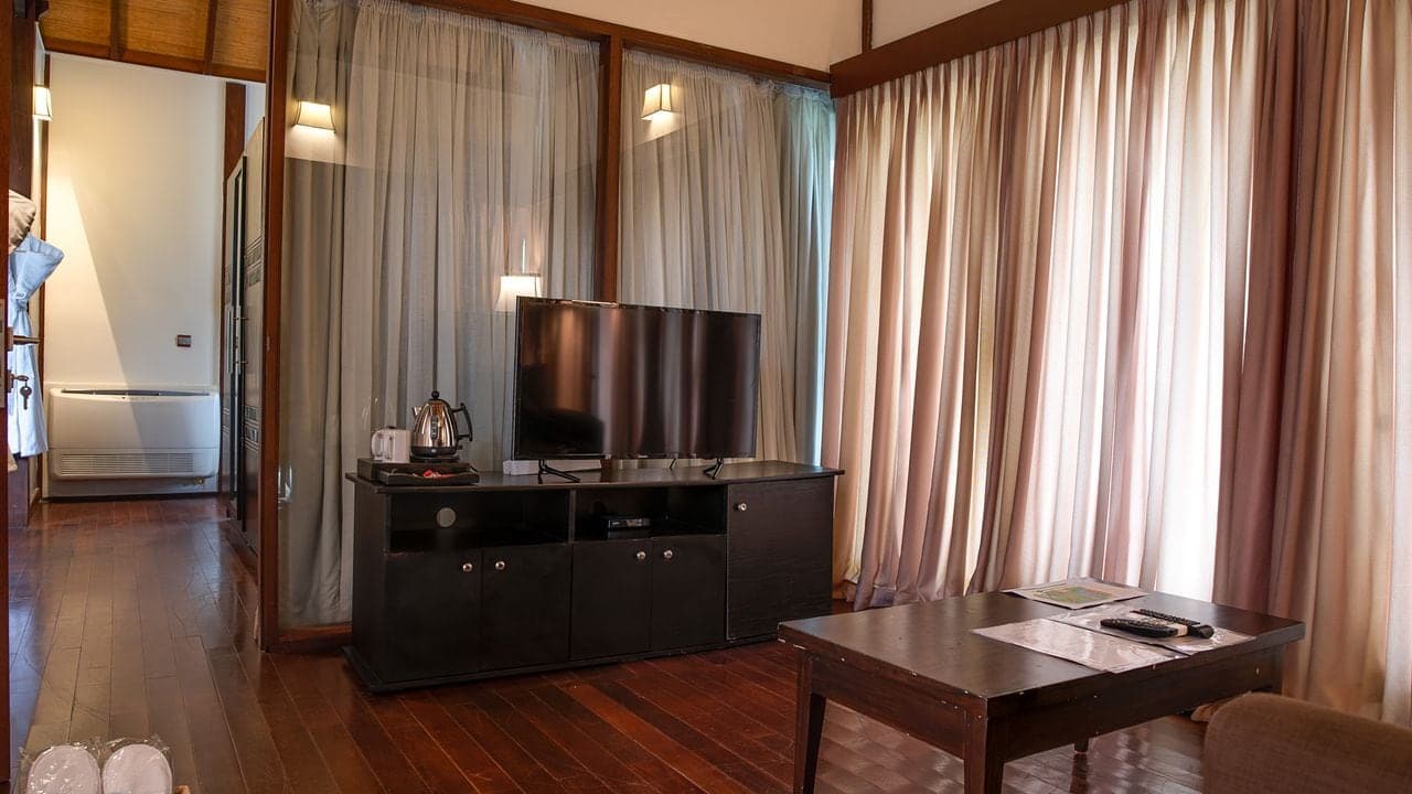 One-Bedroom Cottage image 5